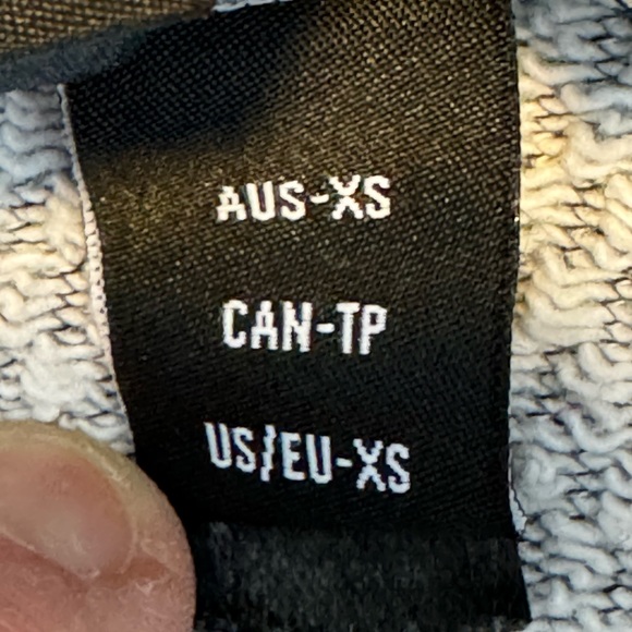 Women’s Volcom tunic-length hoodie-XS - Picture 5 of 10